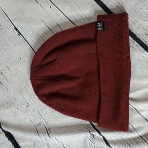 B+M Bickley + Mitchell Red Cuffed Knit Beanie NWOT